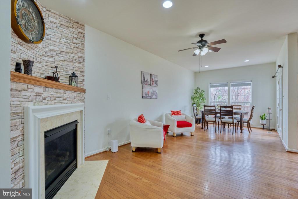 22255 Waterberry Ter