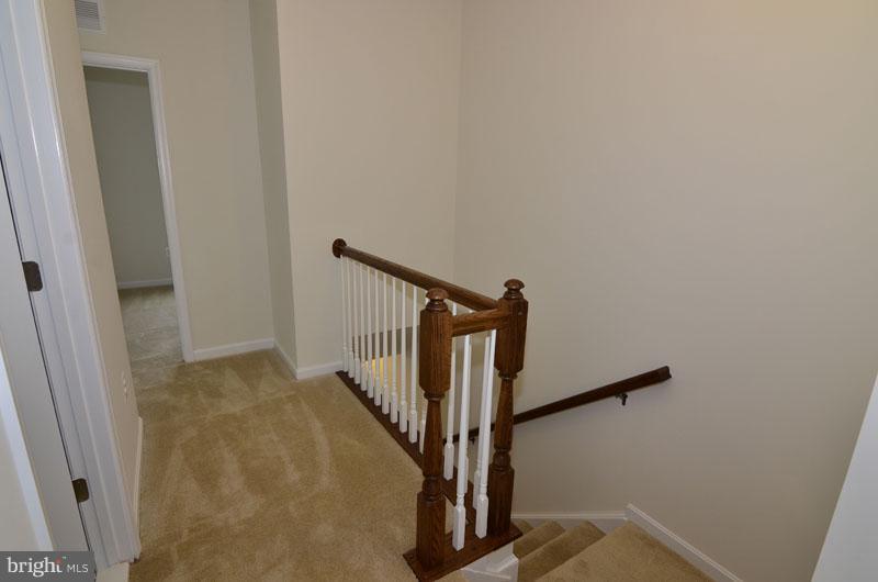 1584 KINNAIRD TER NE