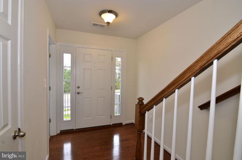 1584 KINNAIRD TER NE