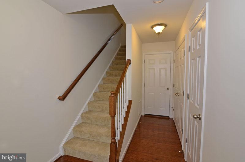 1584 KINNAIRD TER NE