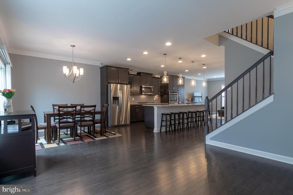 22278 Pinecroft Ter