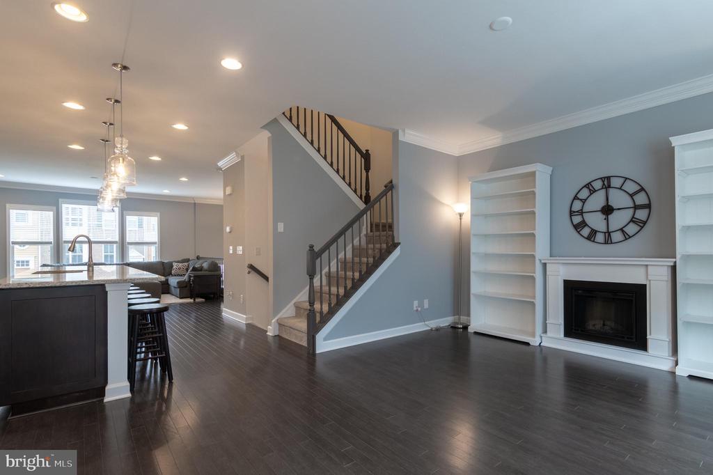 22278 Pinecroft Ter