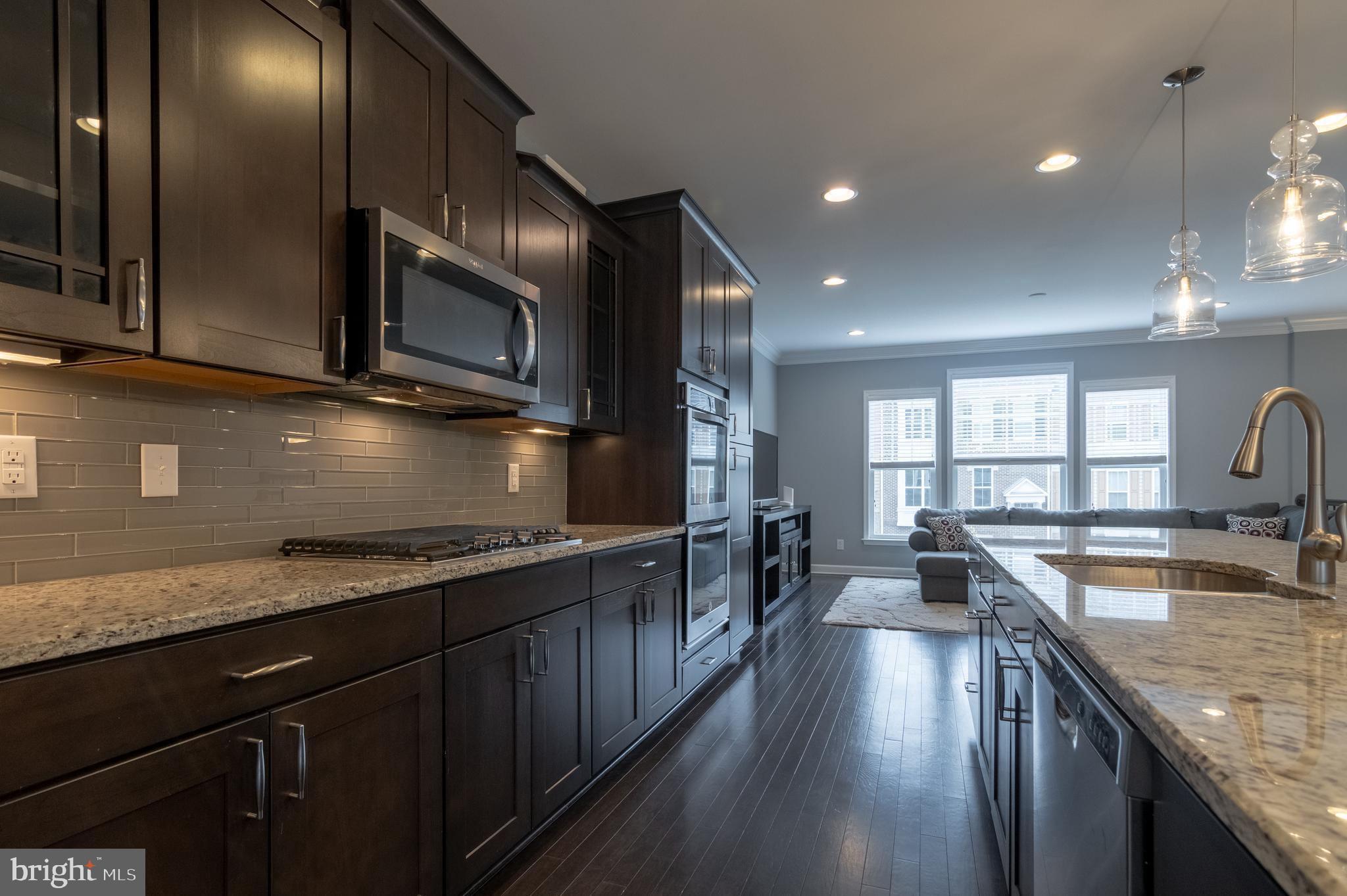 22278 Pinecroft Ter