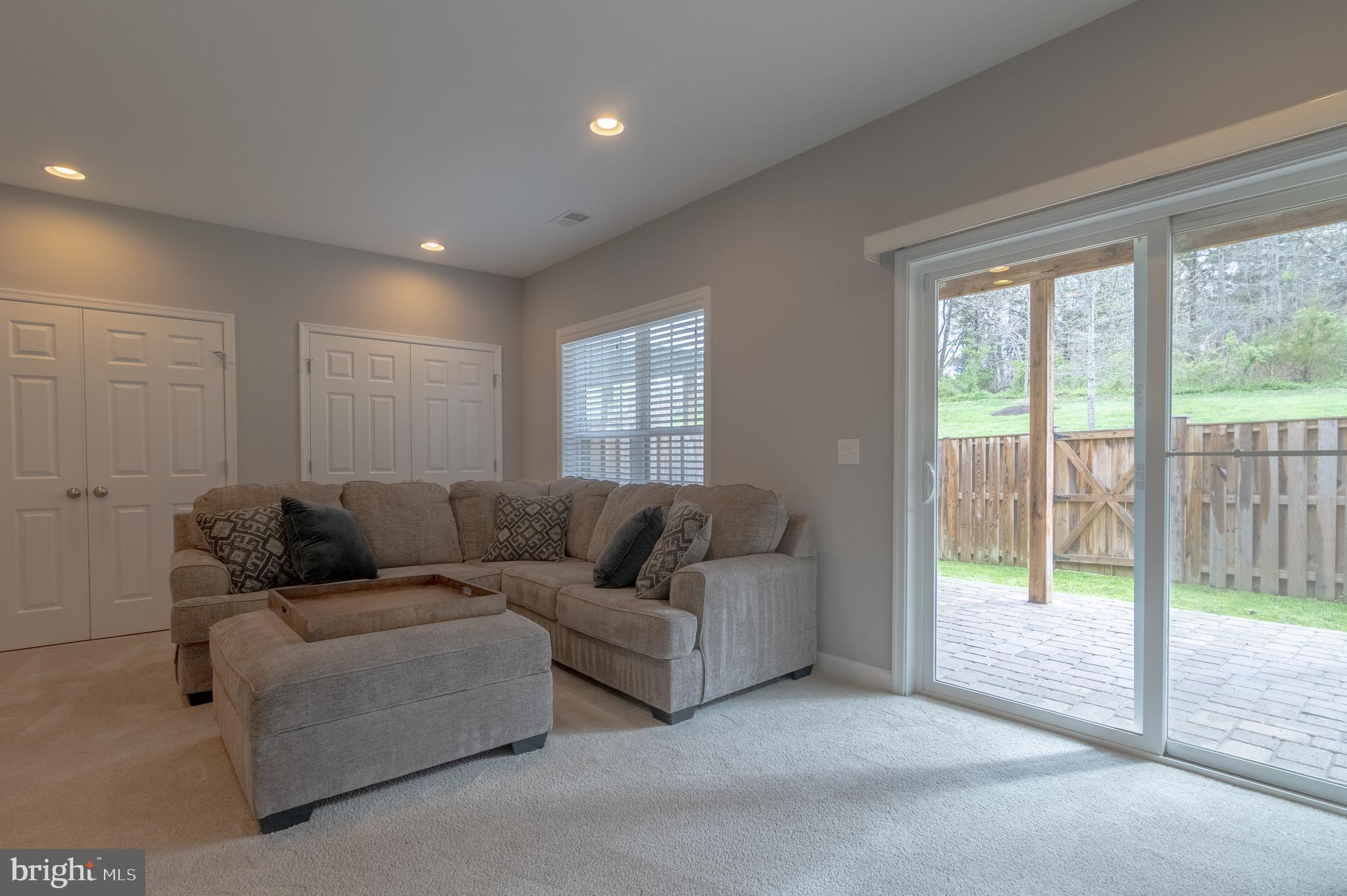 22278 Pinecroft Ter