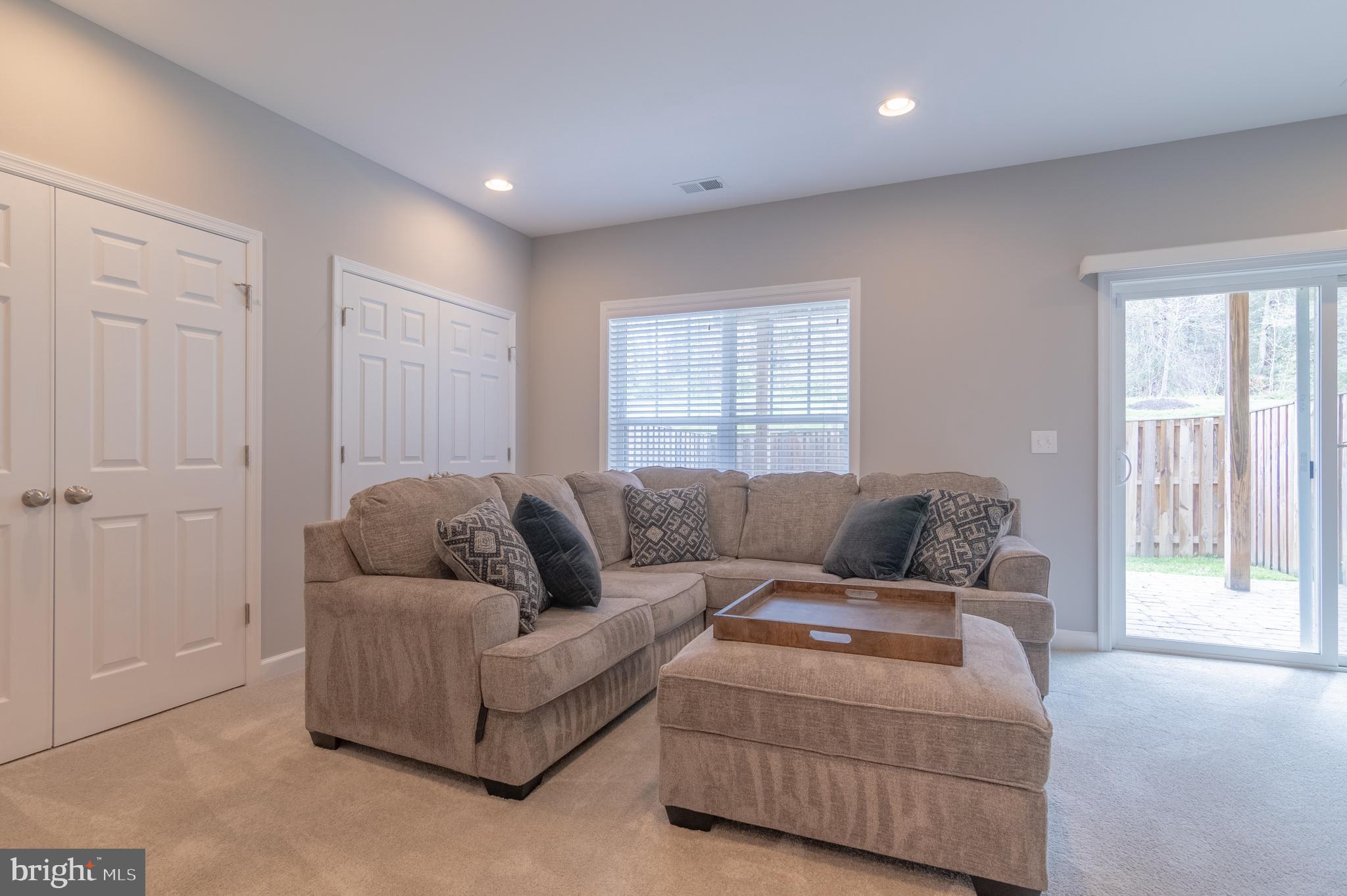 22278 Pinecroft Ter