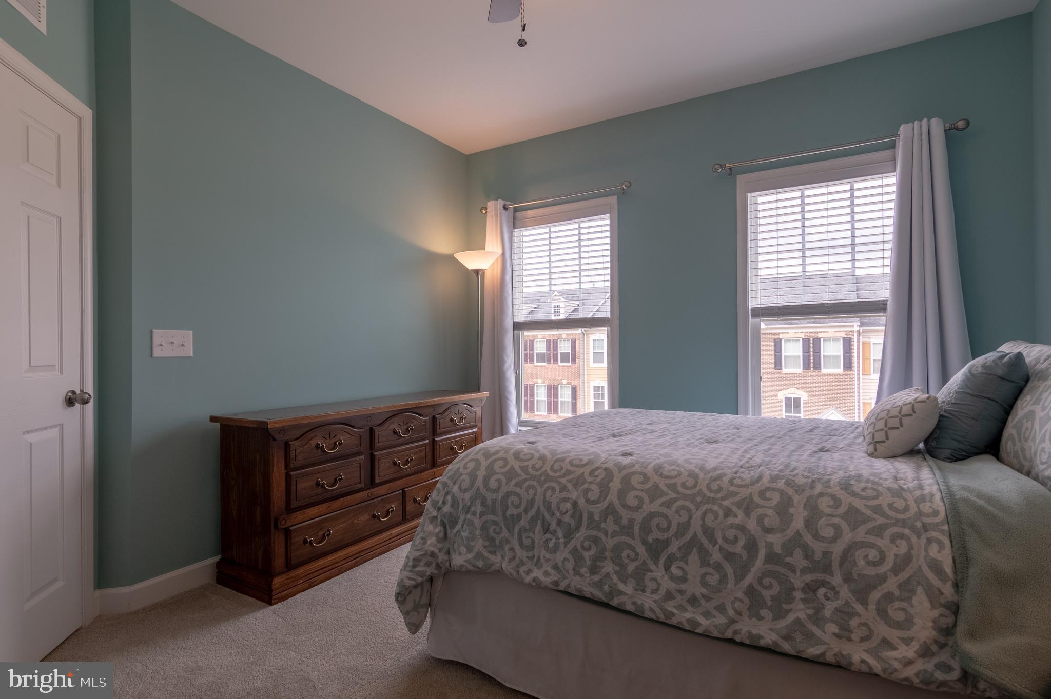 22278 Pinecroft Ter