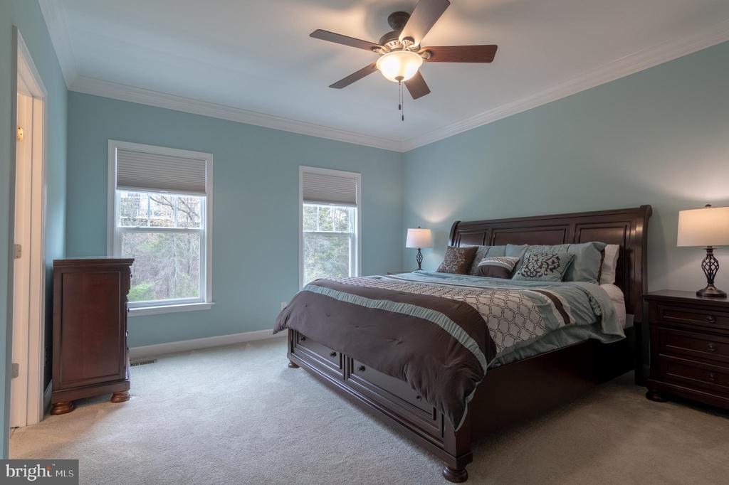 22278 Pinecroft Ter