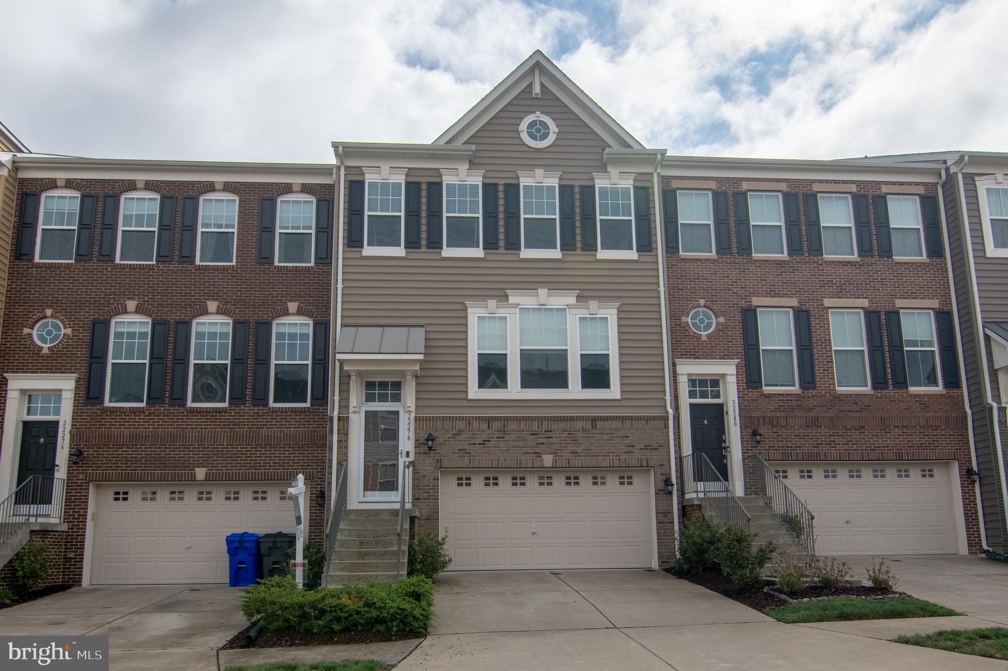22278 Pinecroft Ter