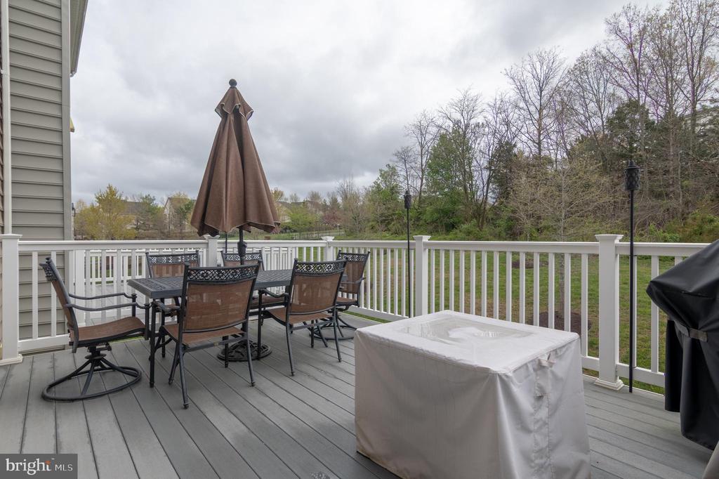 22278 Pinecroft Ter