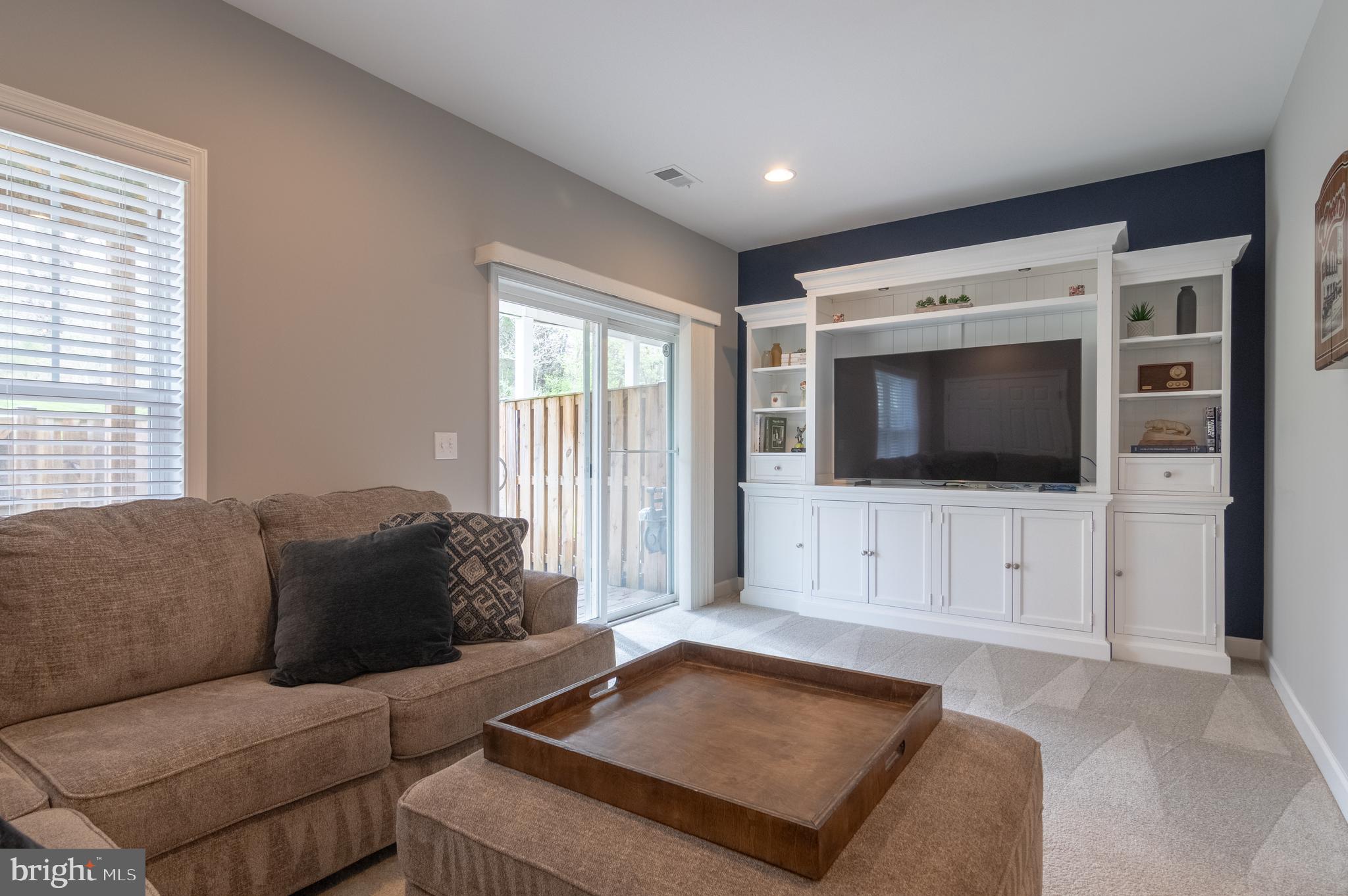 22278 Pinecroft Ter