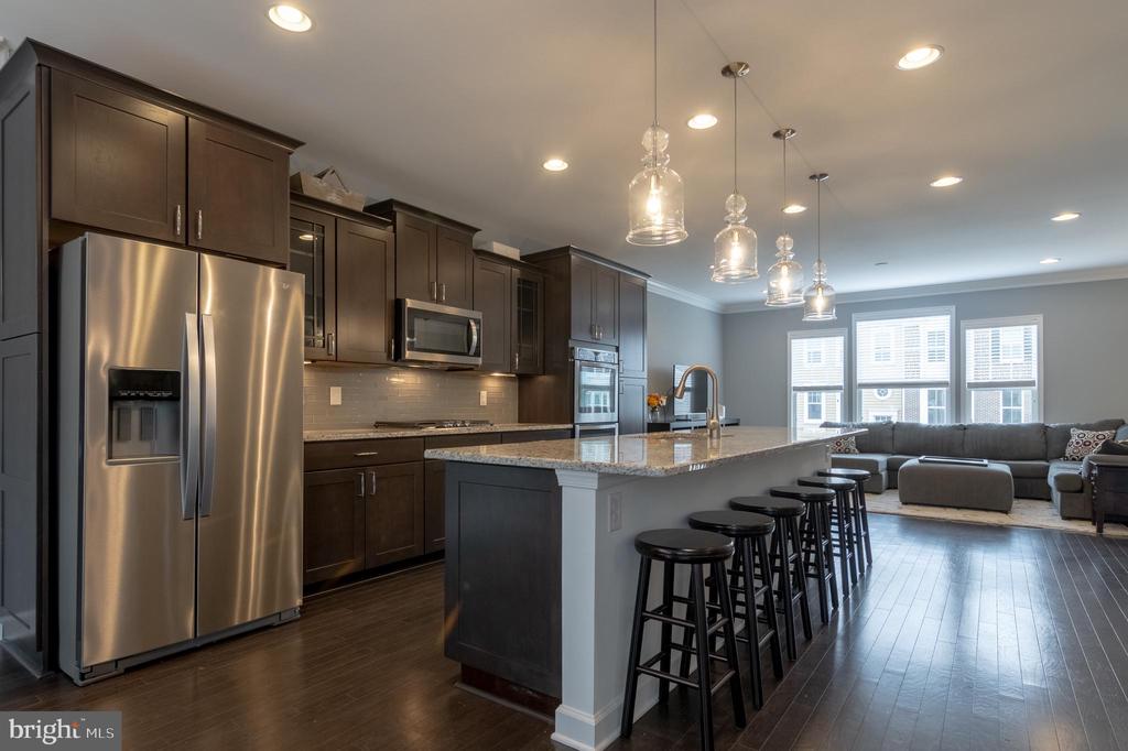 22278 Pinecroft Ter