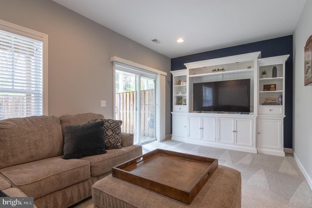 22278 Pinecroft Ter