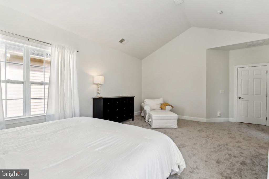 22634 Tivoli Ln