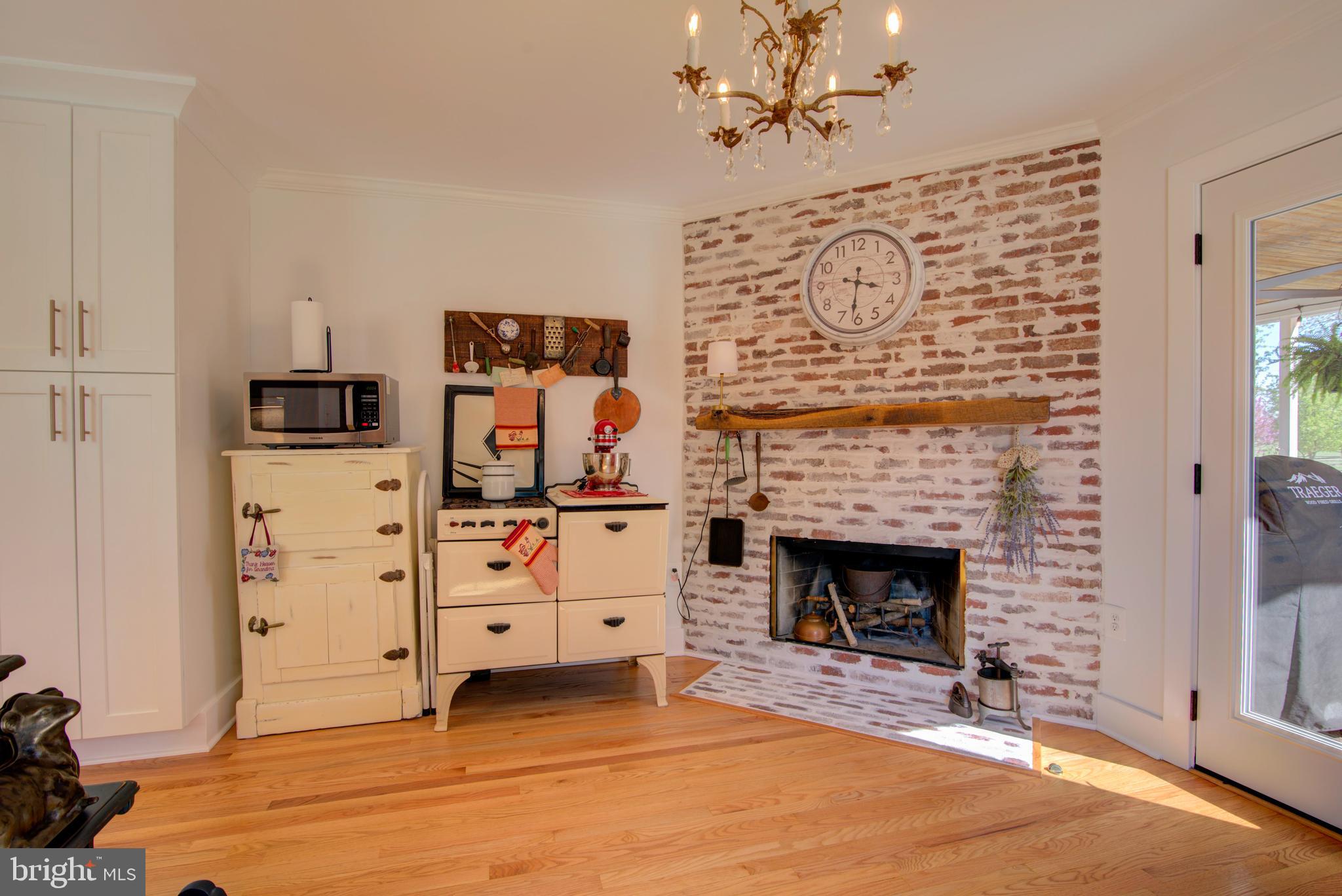 19411 Shelburne Glebe Rd