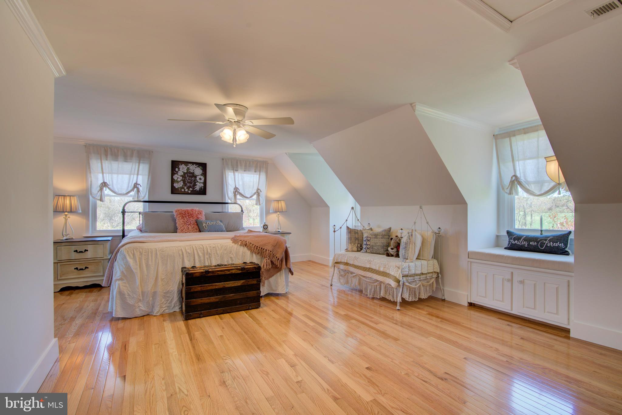 19411 Shelburne Glebe Rd
