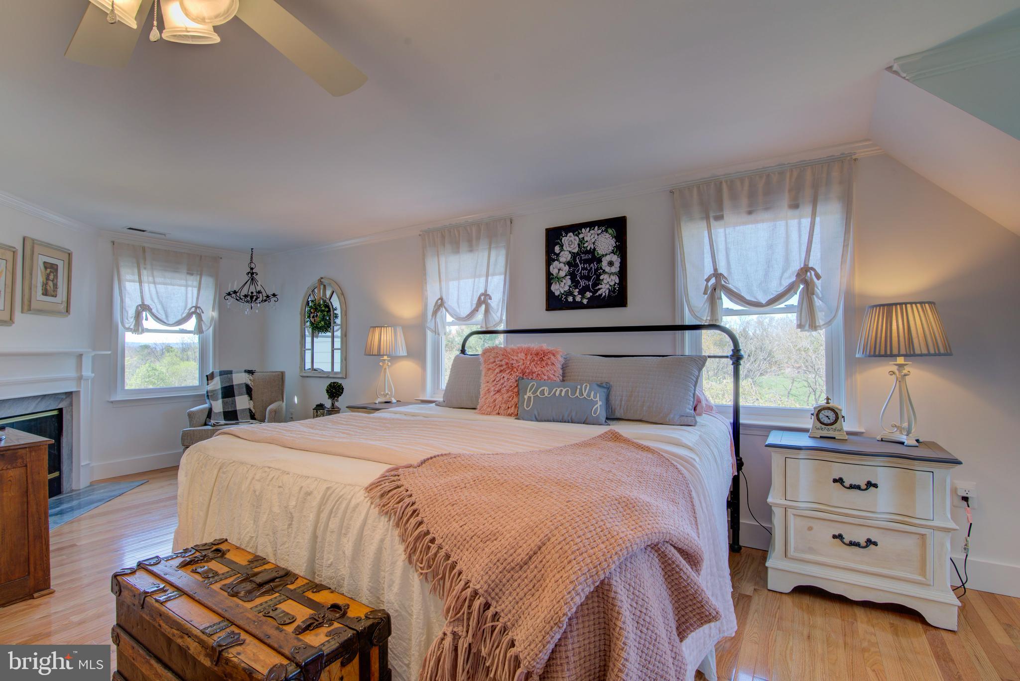 19411 Shelburne Glebe Rd