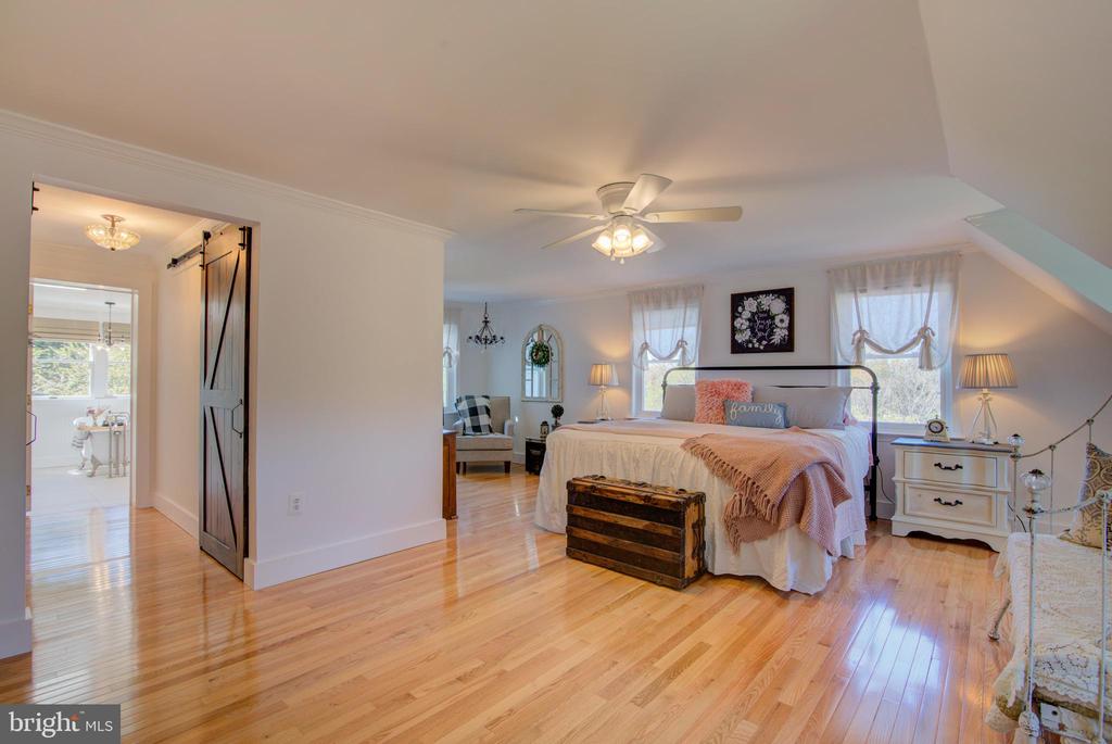 19411 Shelburne Glebe Rd