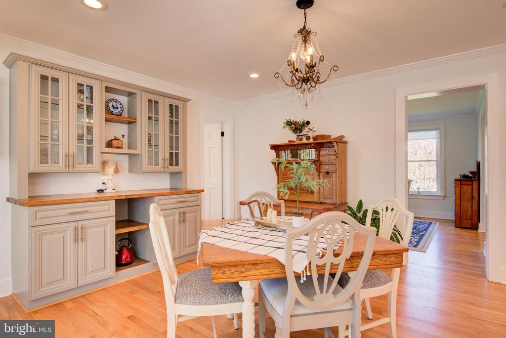 19411 Shelburne Glebe Rd