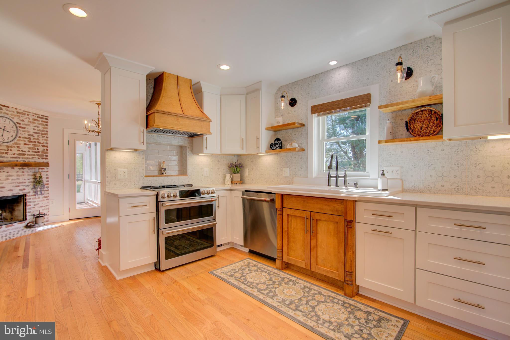 19411 Shelburne Glebe Rd