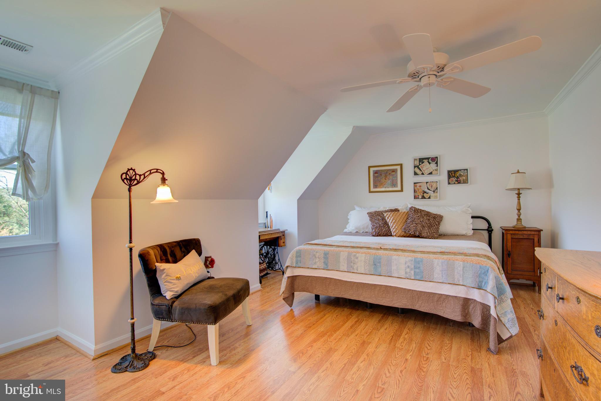 19411 Shelburne Glebe Rd