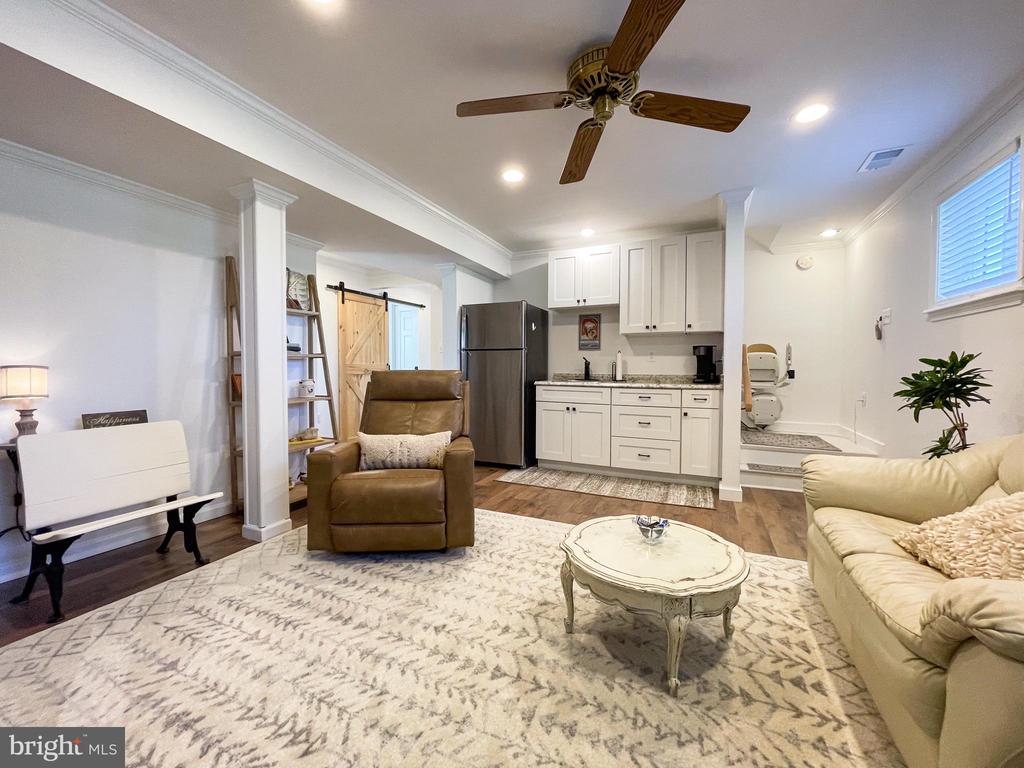 19411 Shelburne Glebe Rd