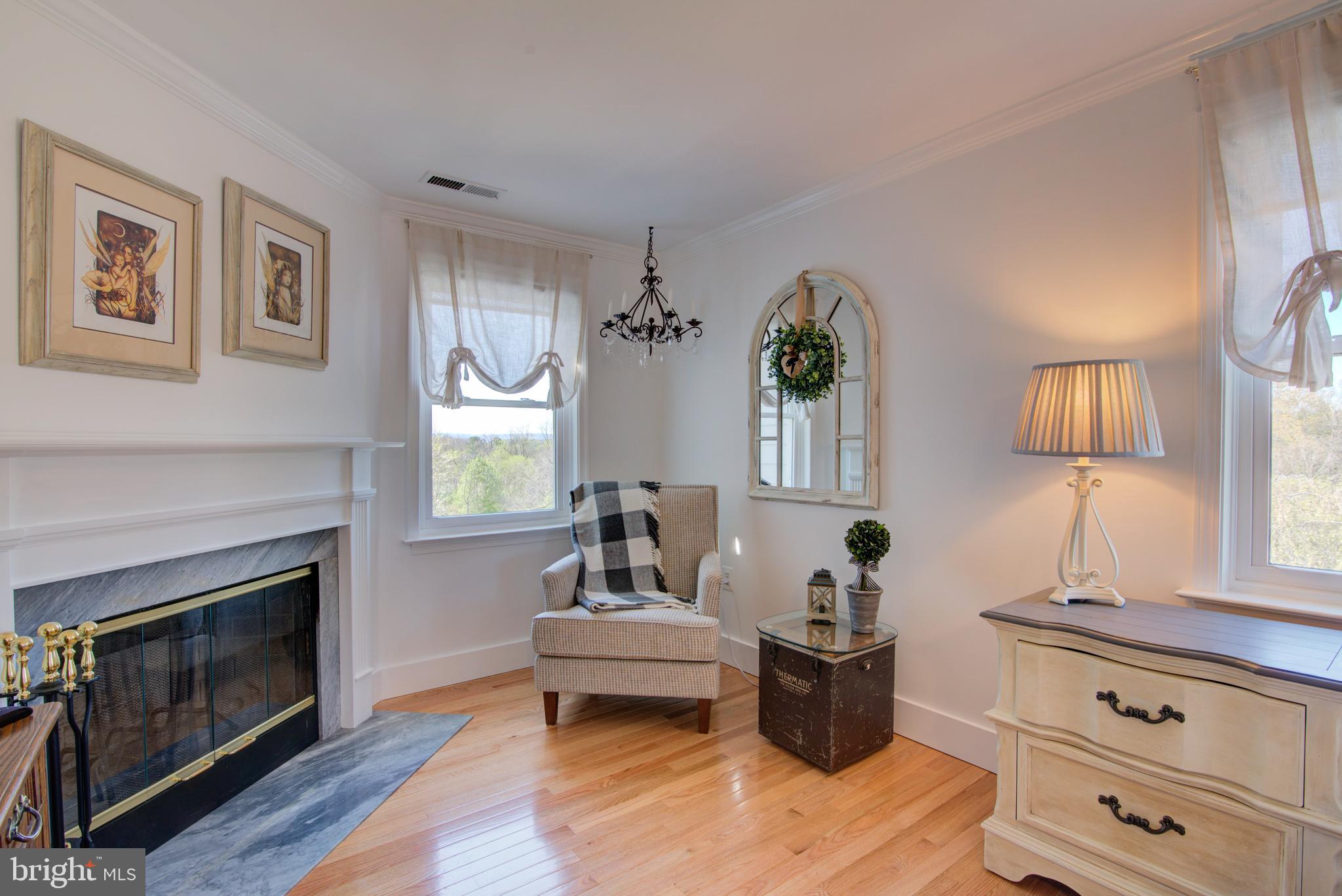 19411 Shelburne Glebe Rd