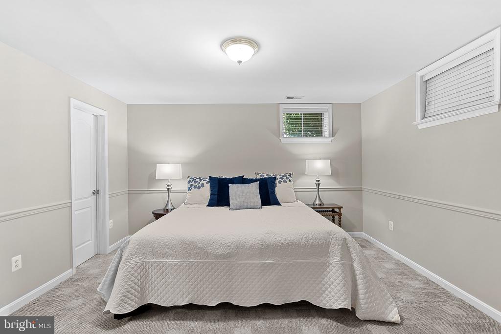 42917 Cattail Meadows Pl
