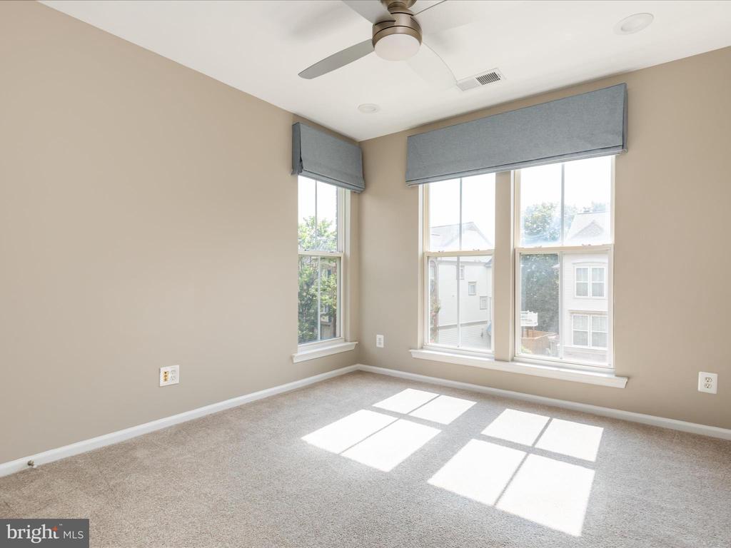 21417 Falling Rock Ter