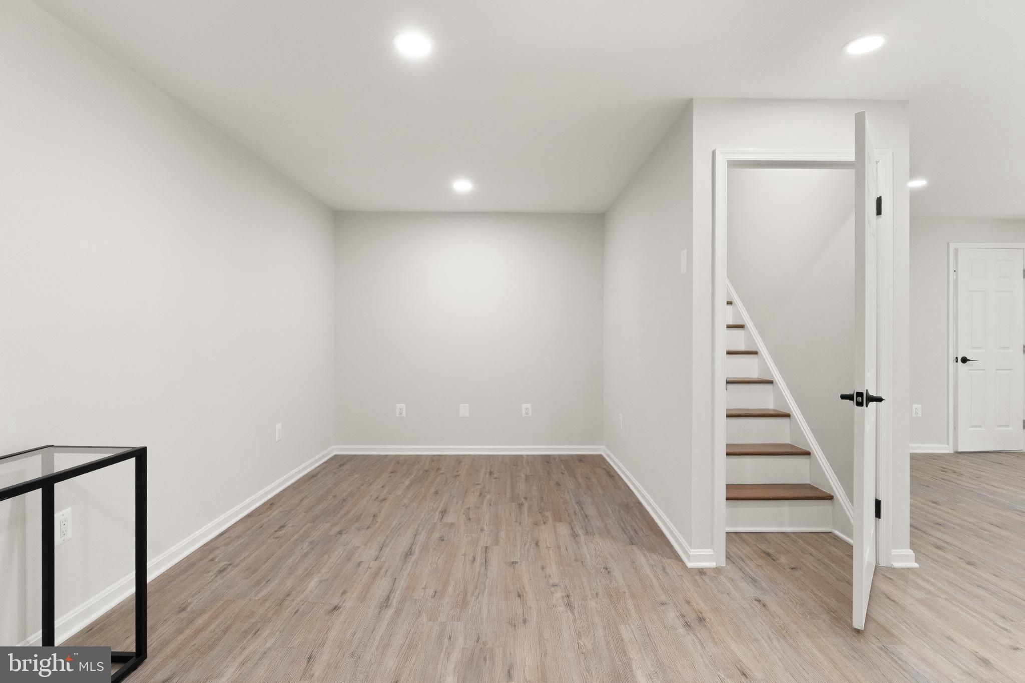 239 N Cameron Ct