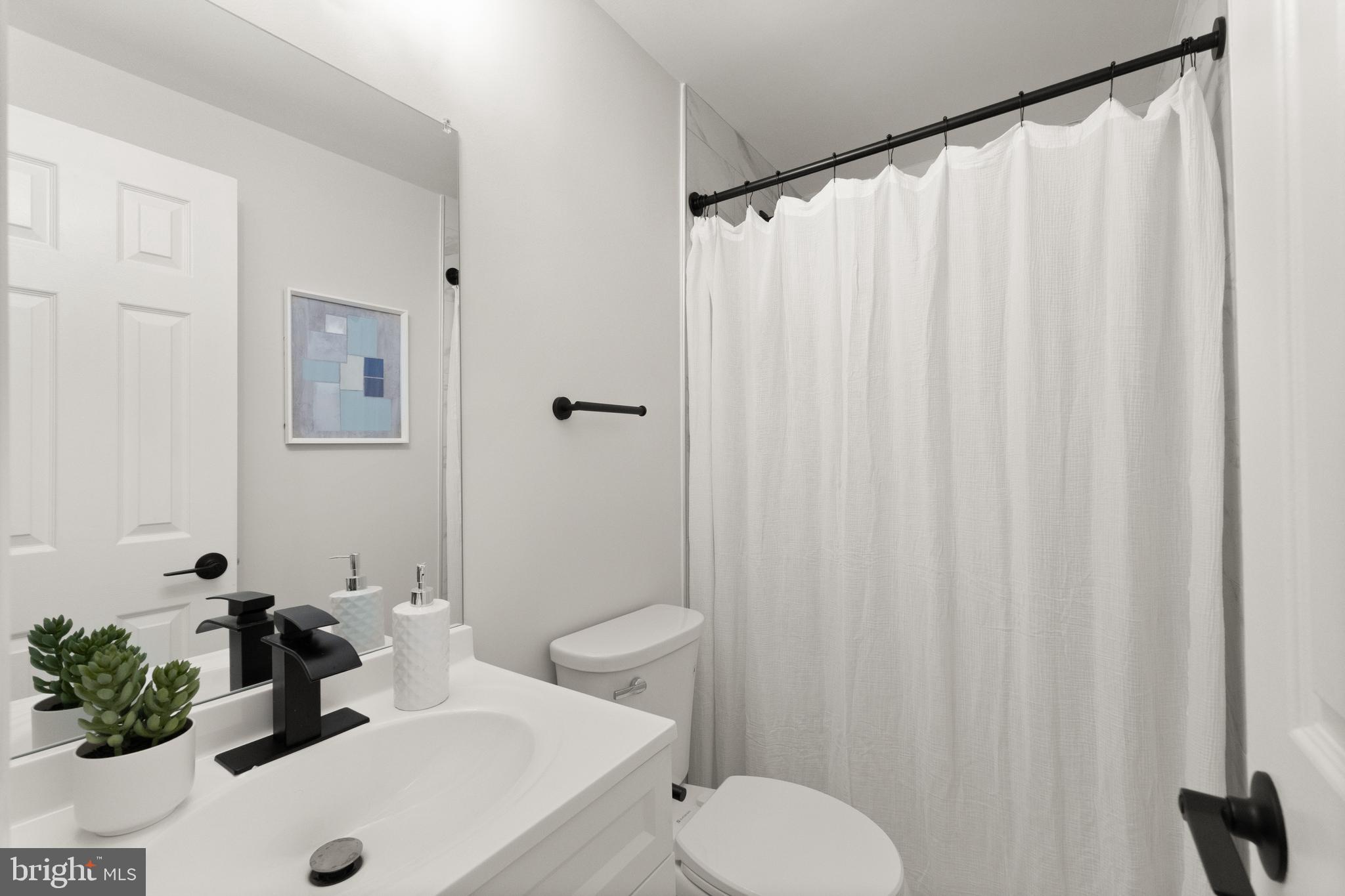 239 N Cameron Ct