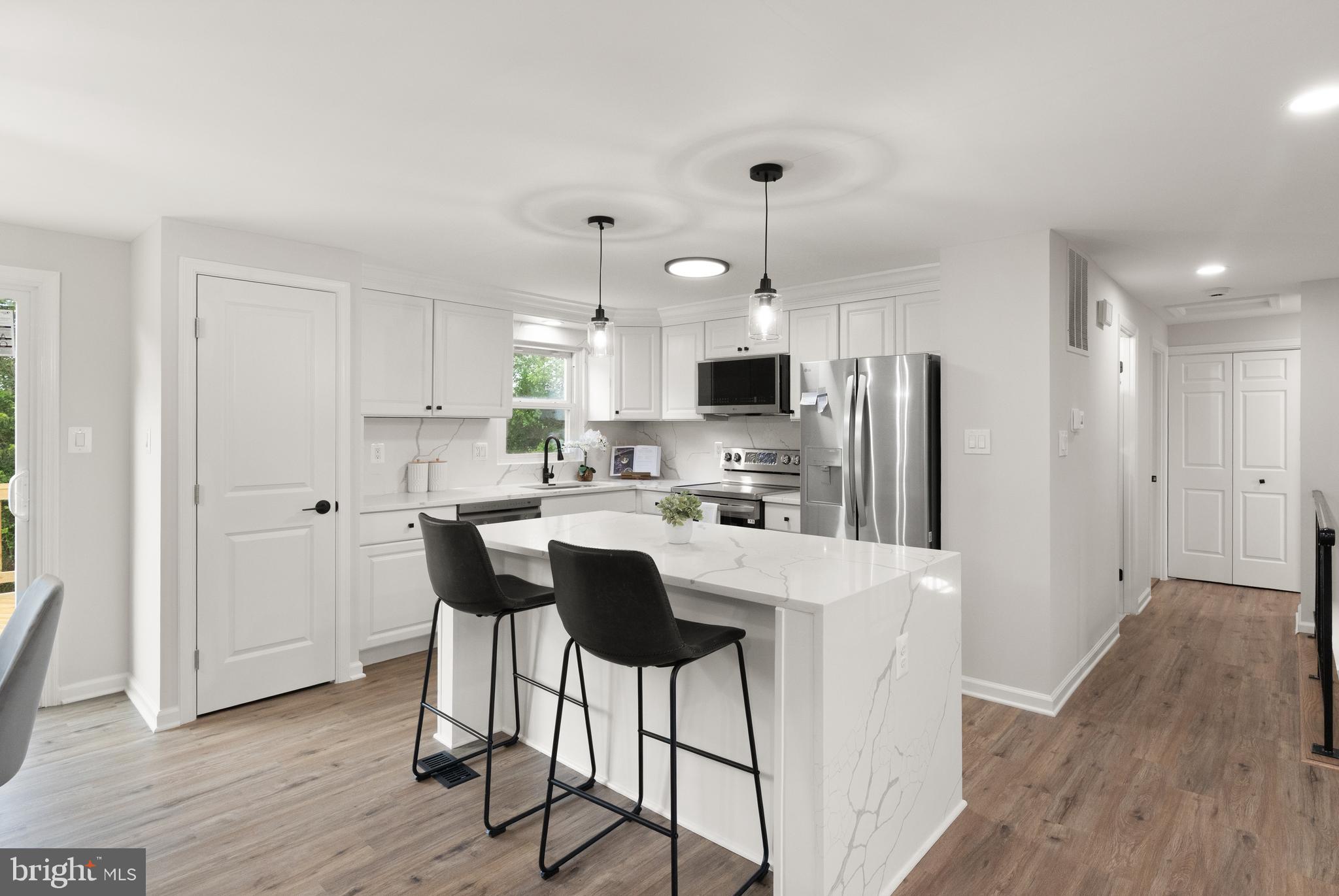 239 N Cameron Ct