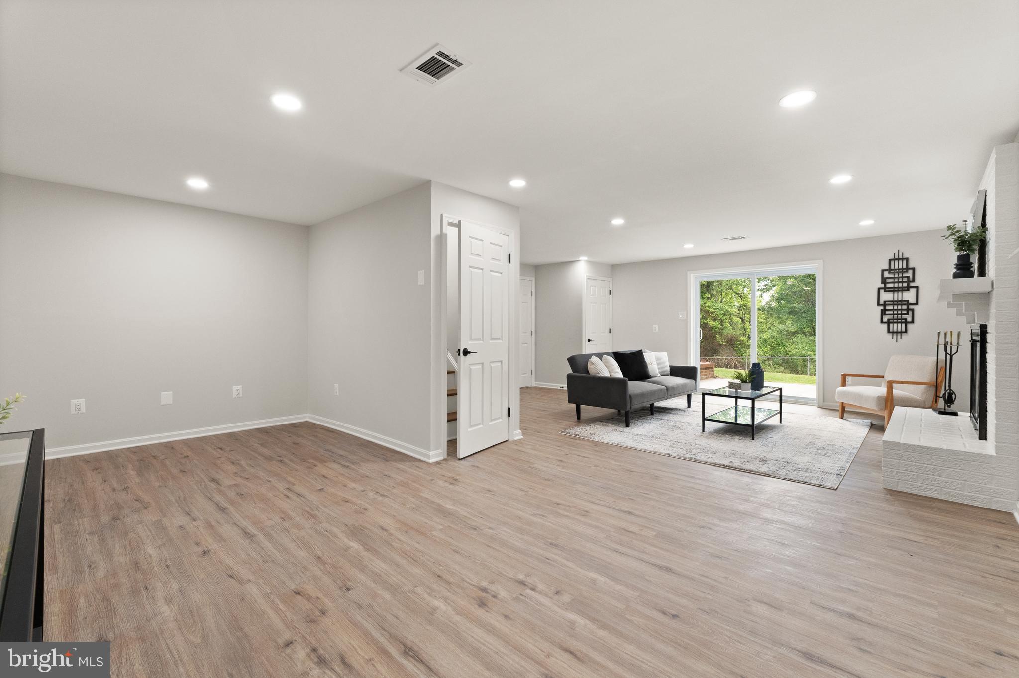 239 N Cameron Ct