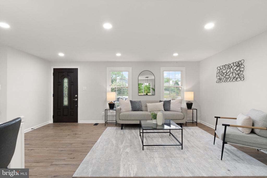 239 N Cameron Ct