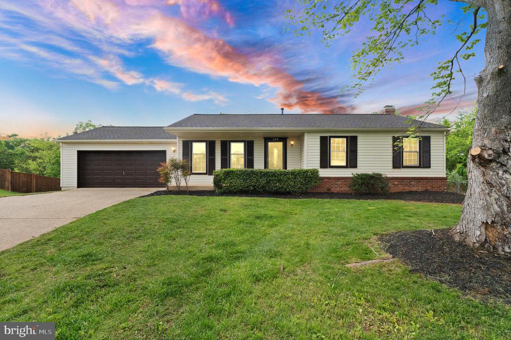 239 N Cameron Ct