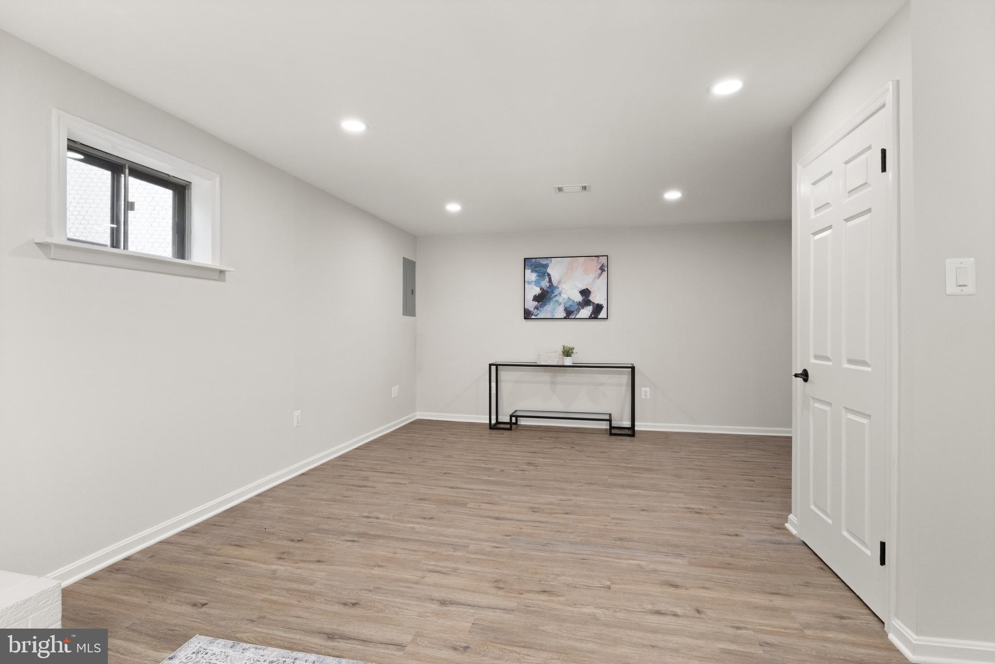 239 N Cameron Ct