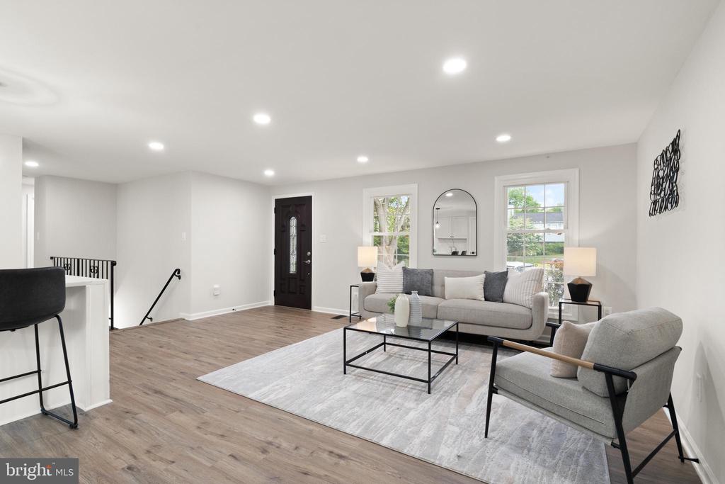 239 N Cameron Ct