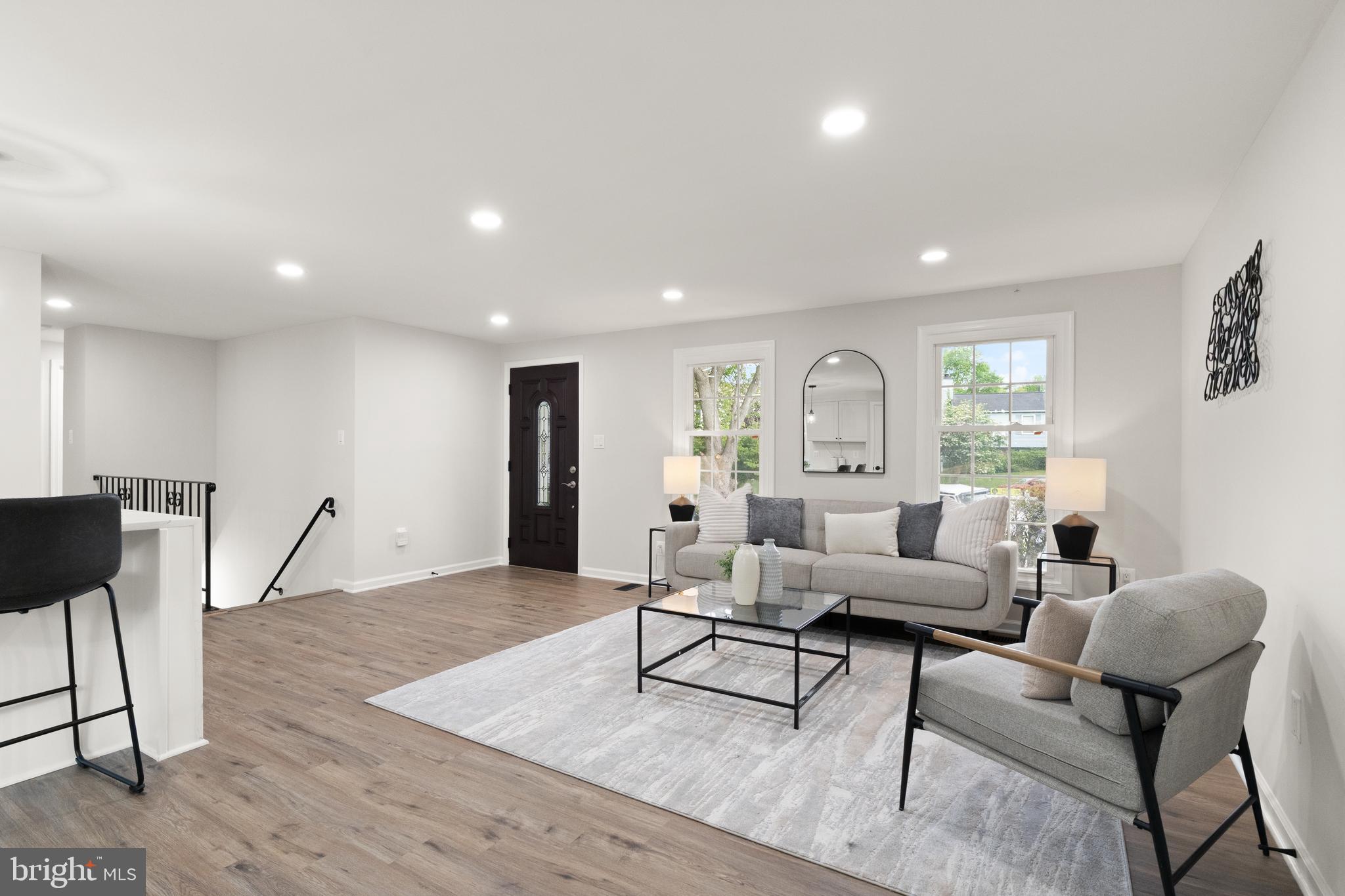 239 N Cameron Ct