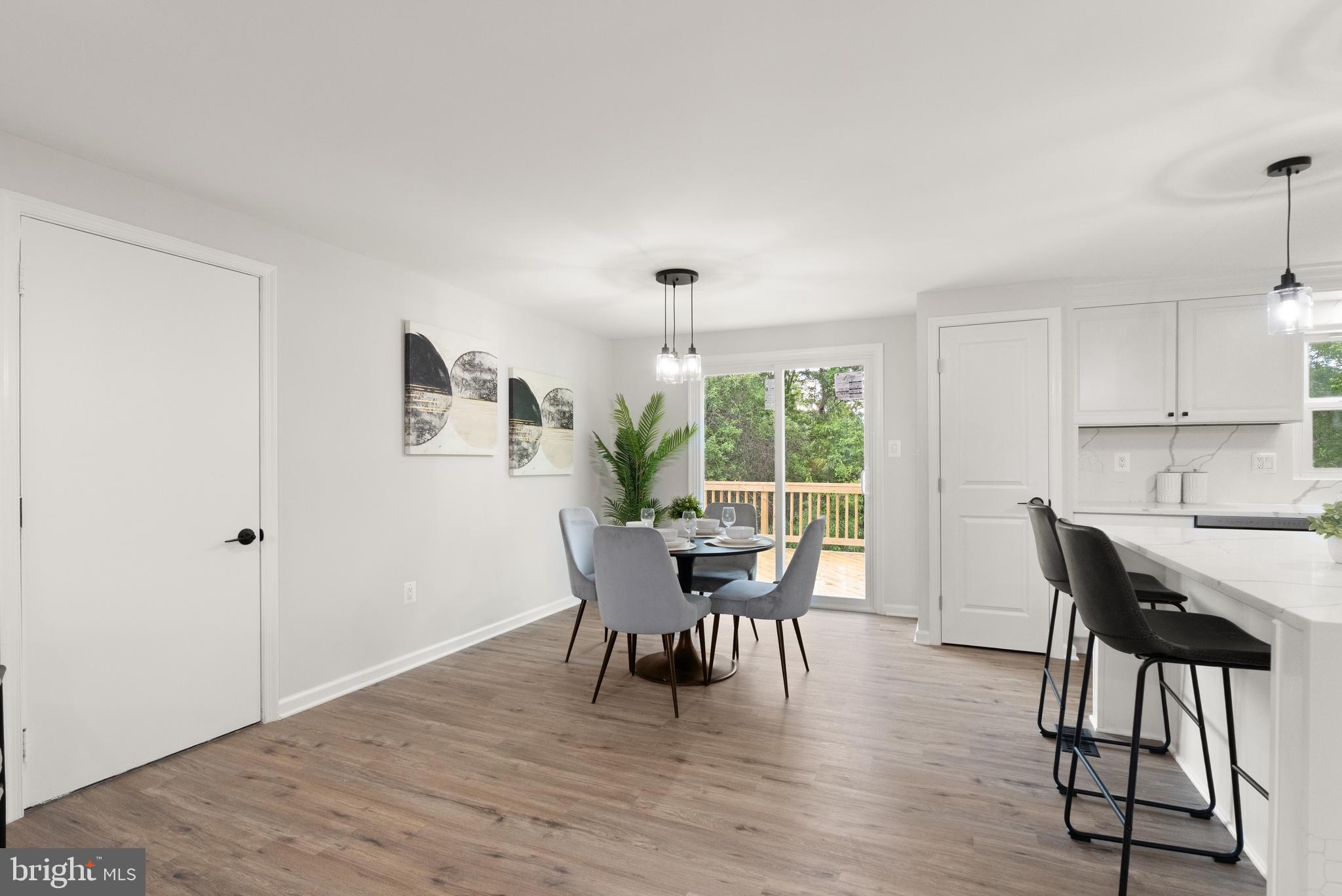 239 N Cameron Ct