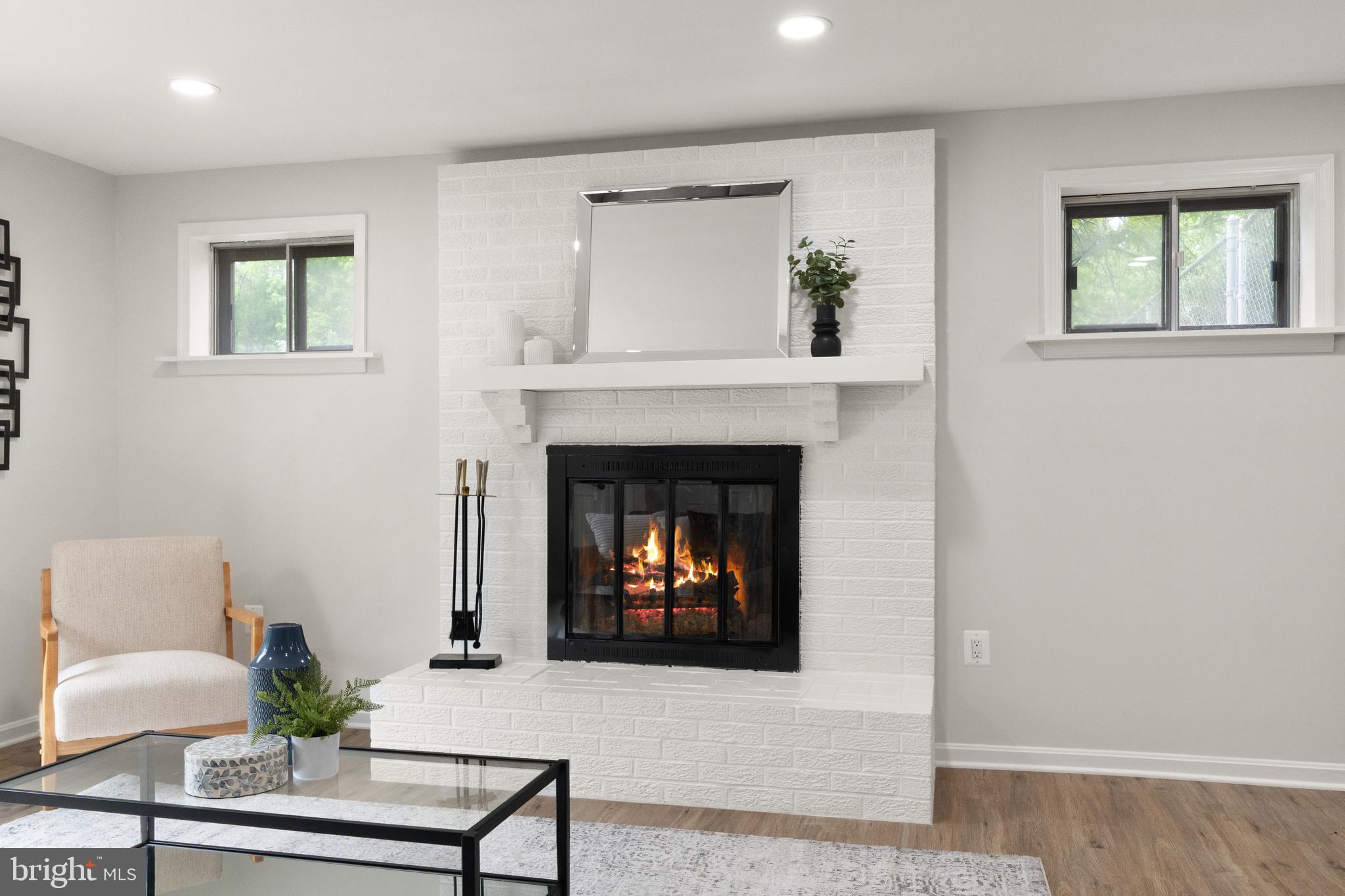 239 N Cameron Ct