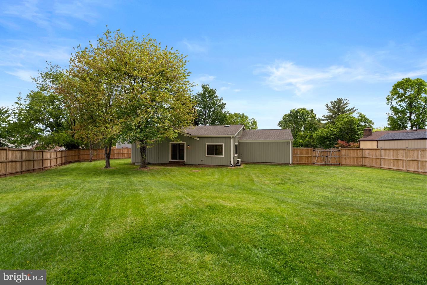 202 Nutmeg Ct
