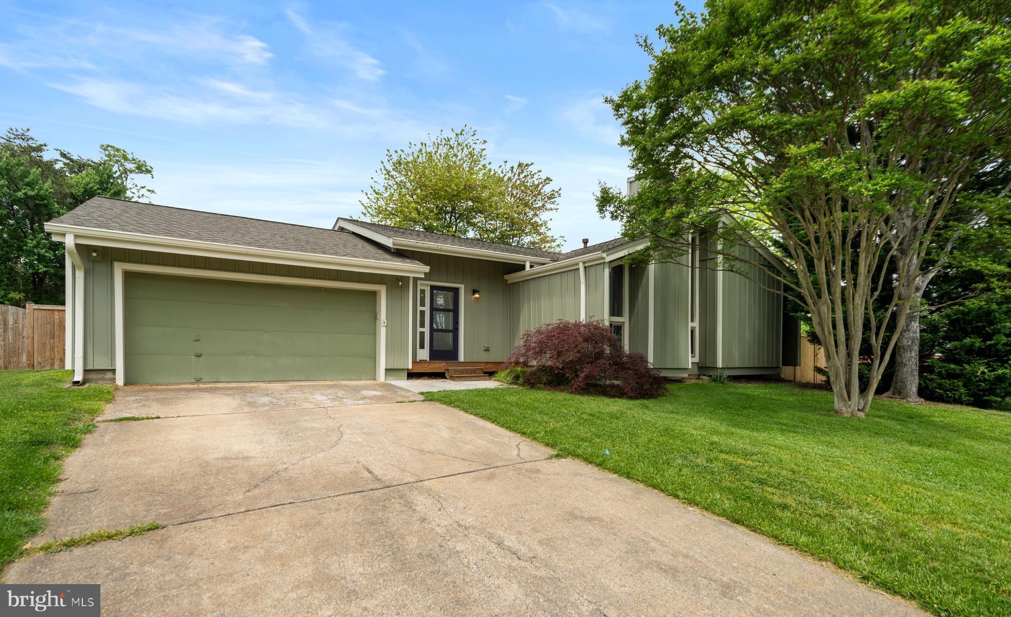 202 Nutmeg Ct