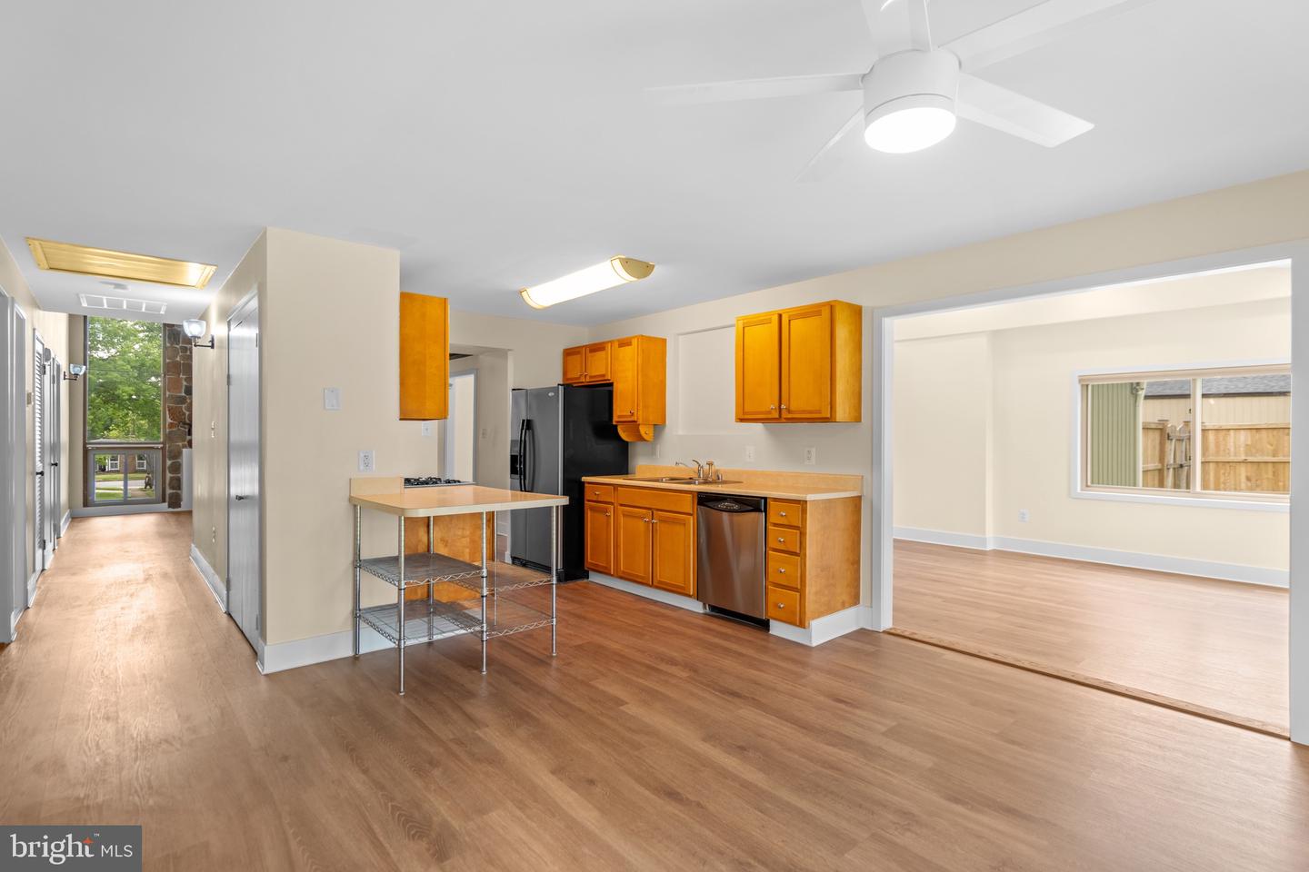 202 Nutmeg Ct