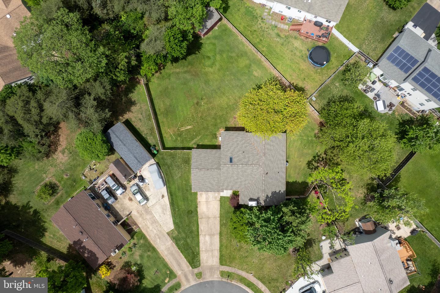 202 Nutmeg Ct