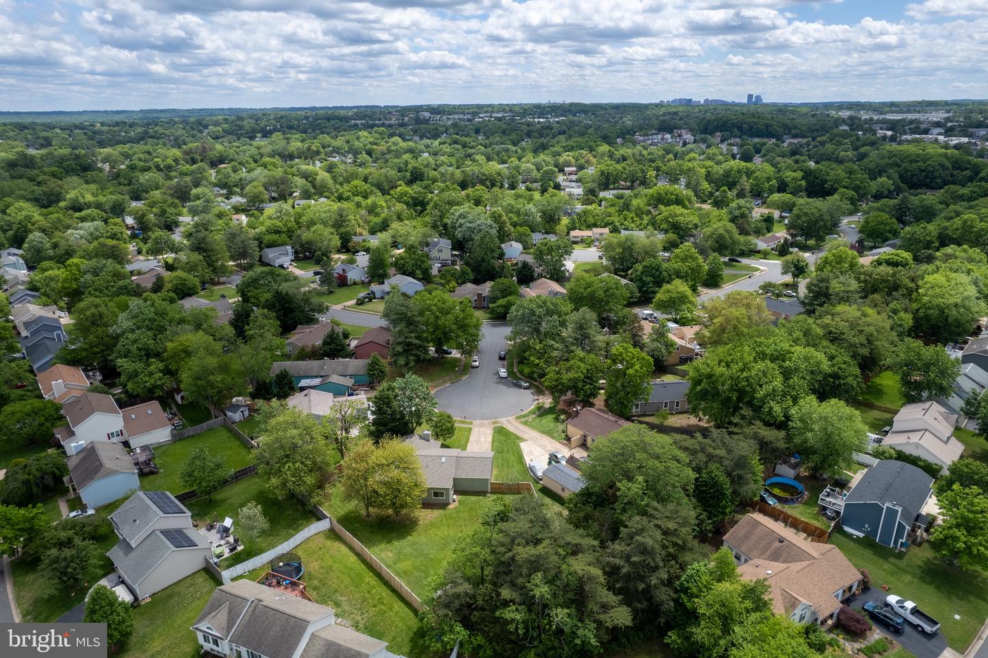 202 Nutmeg Ct