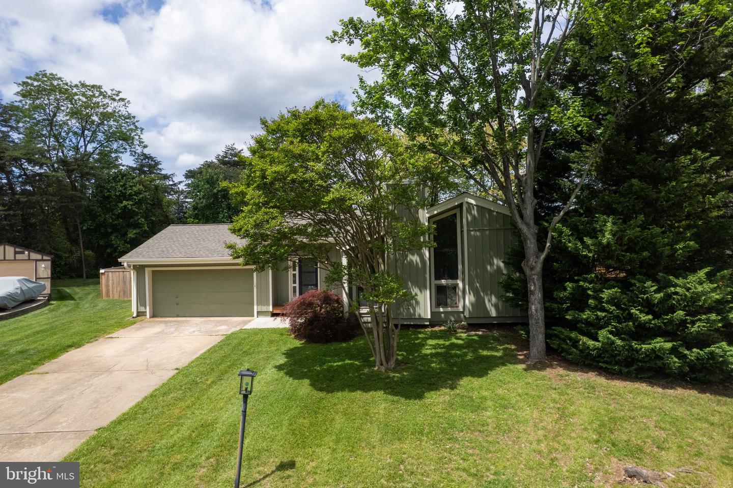 202 Nutmeg Ct