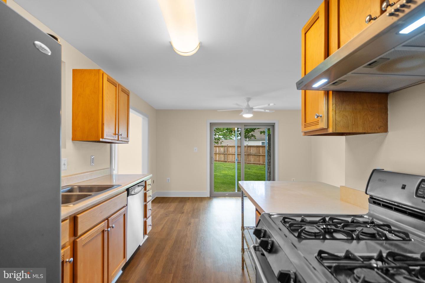 202 Nutmeg Ct