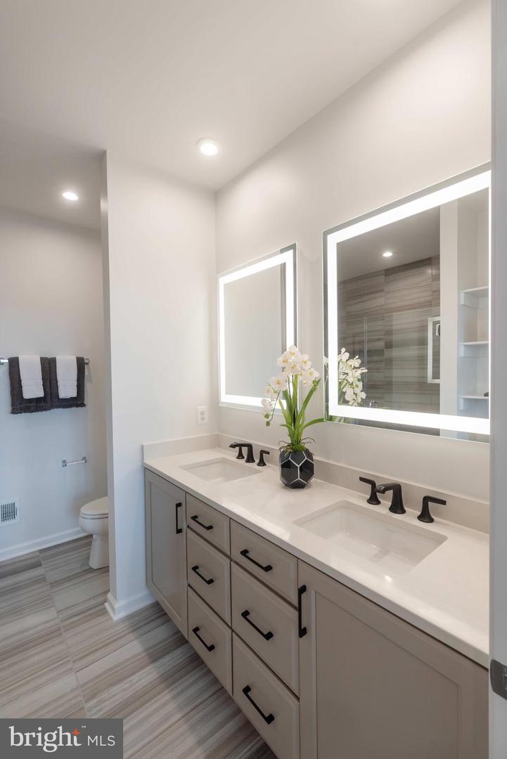 23675 Hardesty Ter