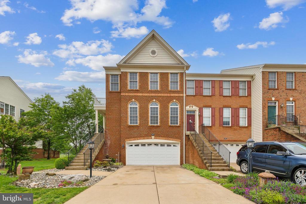 22615 Upperville Heights Sq