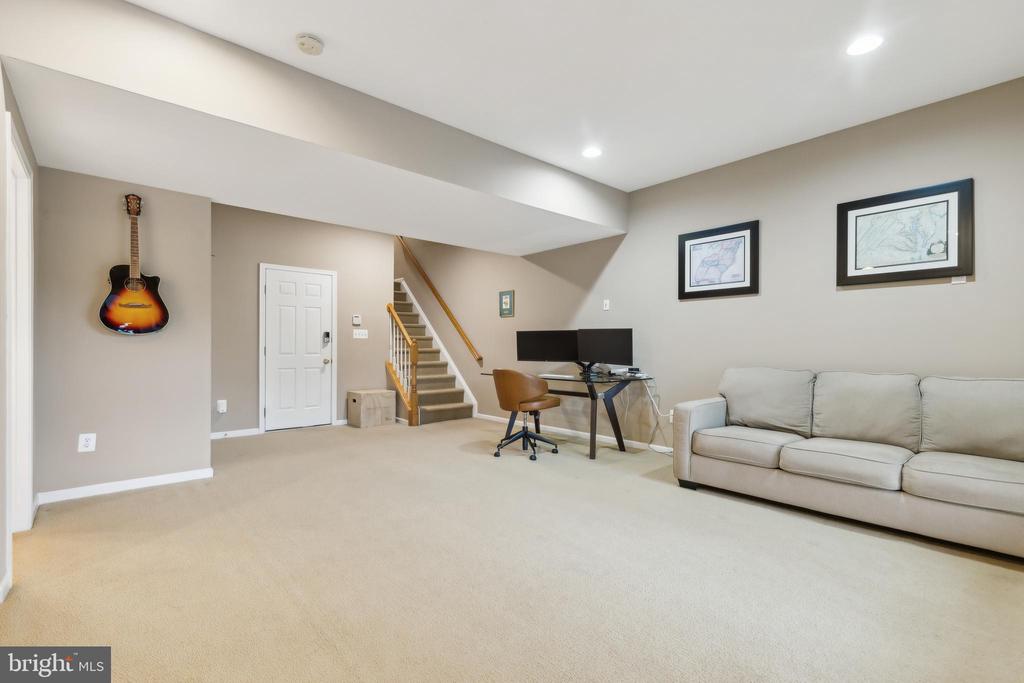 22615 Upperville Heights Sq
