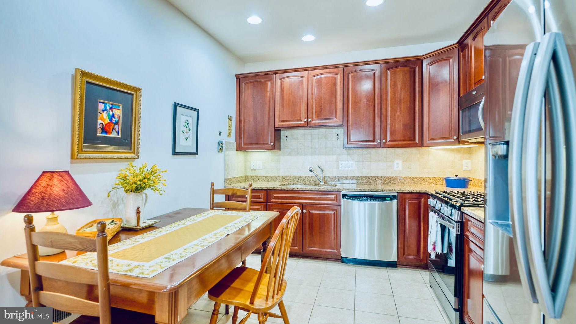 44458 Maltese Falcon Sq
